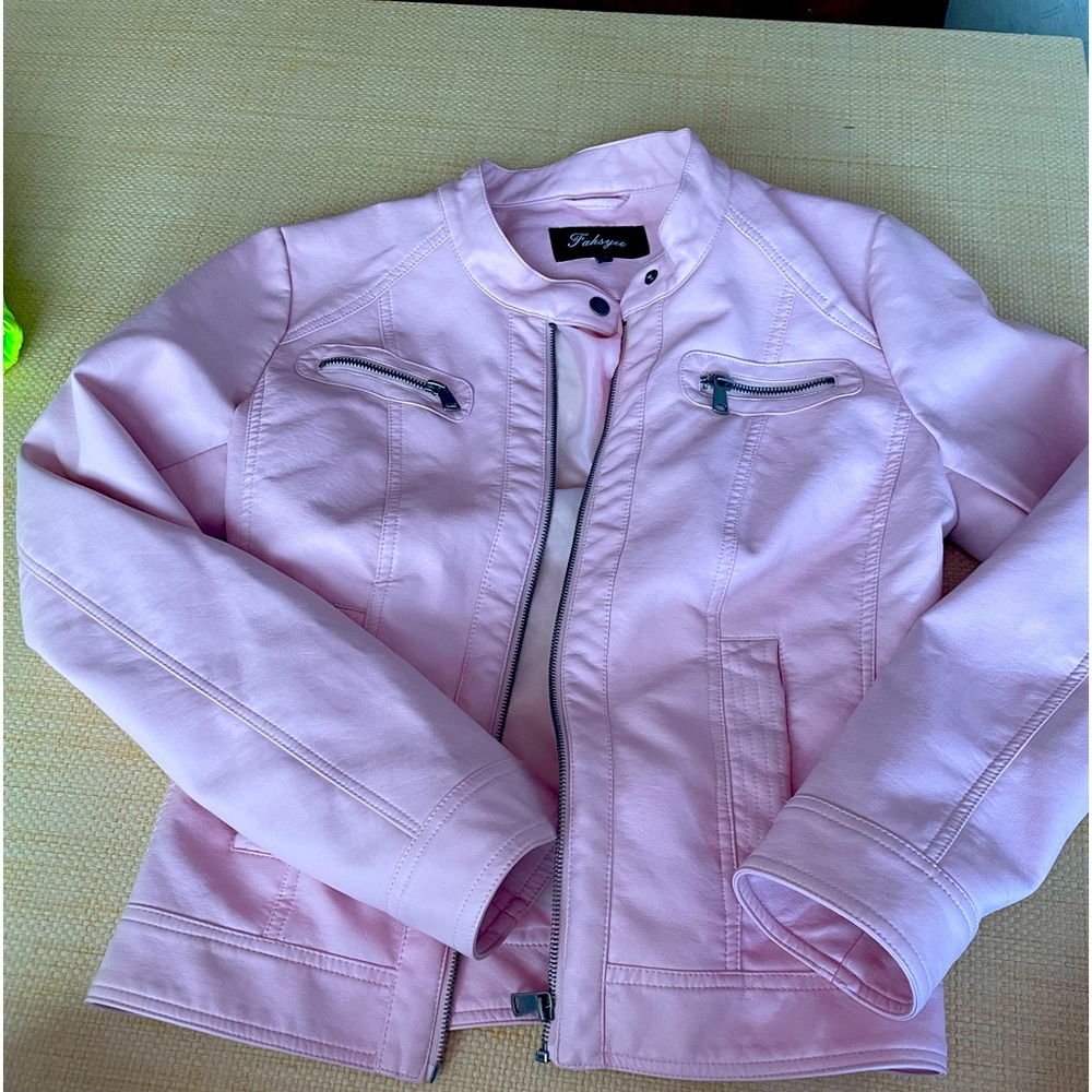 Fairly New baby pink leather jacket perfect for any occasion size XL